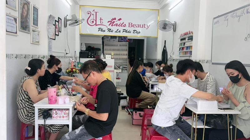 Út Nails Beauty World
