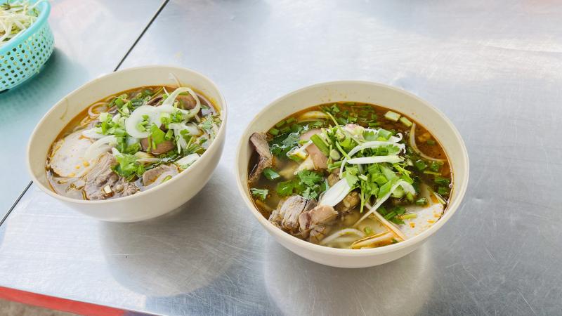 Út Vân - Bún Bò & Mì Quảng