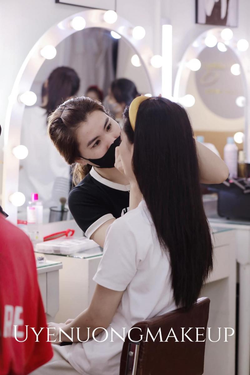 Uyên Ương Make Up