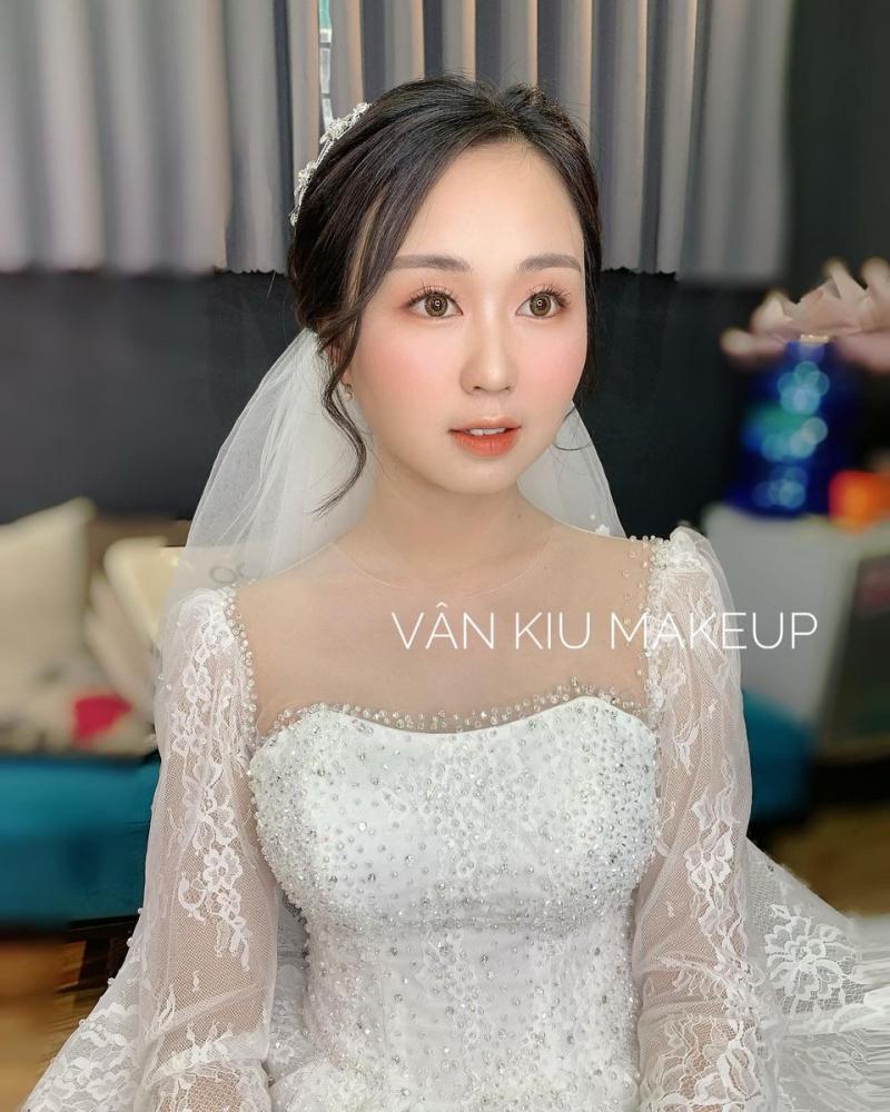 Vân kiu Makeup Store