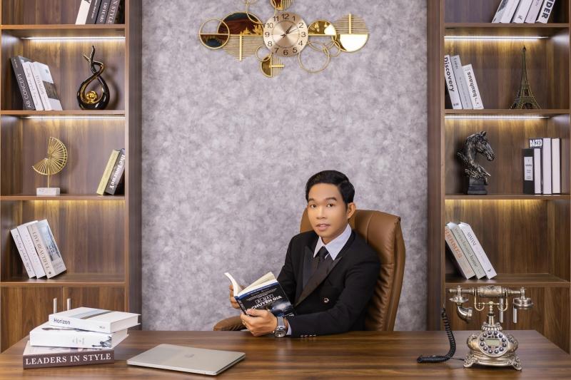 Luật sư Nguyễn Hoàng Đức – thành viên Đoàn Luật sư TP.HCM – sáng lập và điều hành Văn Phòng Luật sư Đức Phúc và Cộng Sự