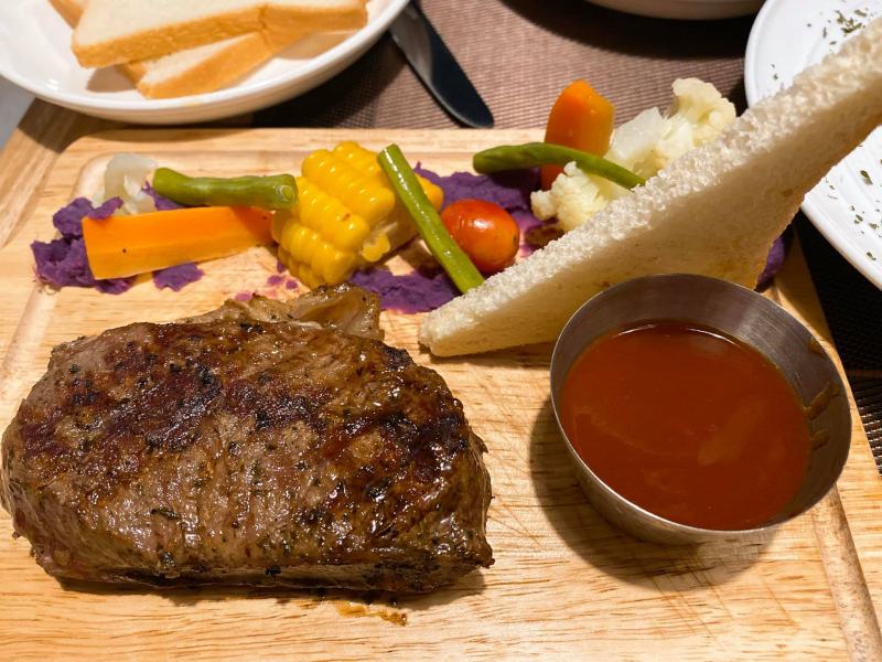 Van Steak - Vị Bò Chuẩn Âu