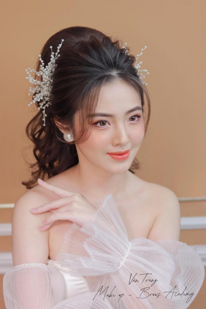 Vân Trang Make up & Brows