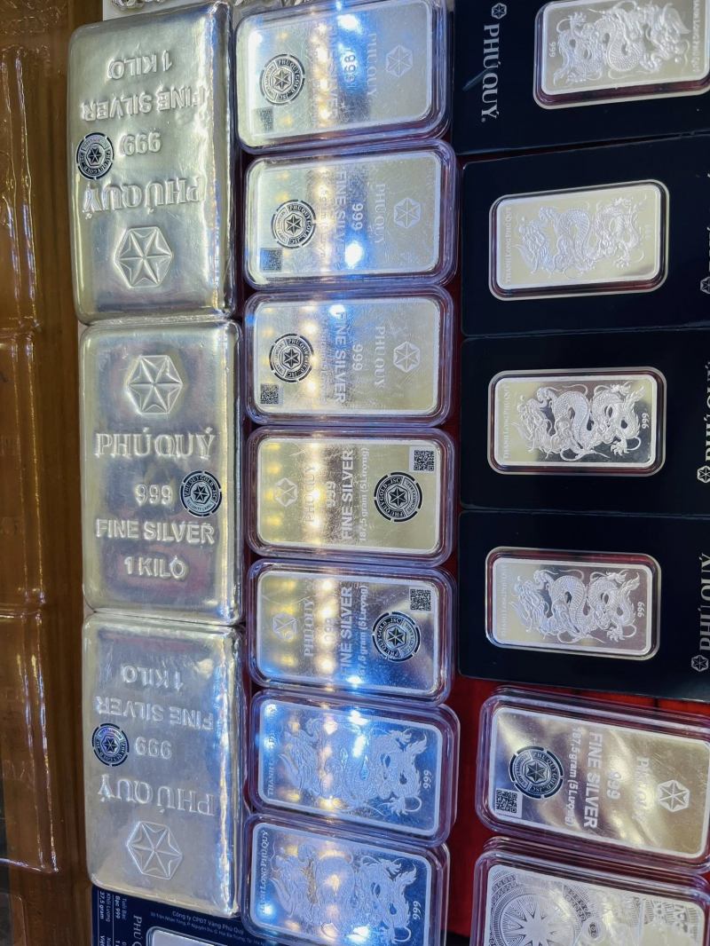 VÀNG BẠC XUYÊN HẰNG