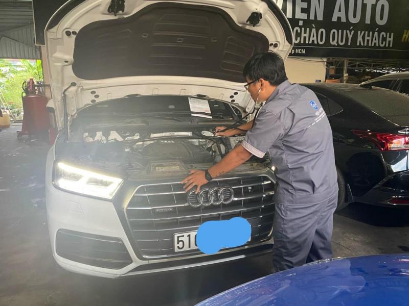 Nhân viên lành nghề của Viện Auto