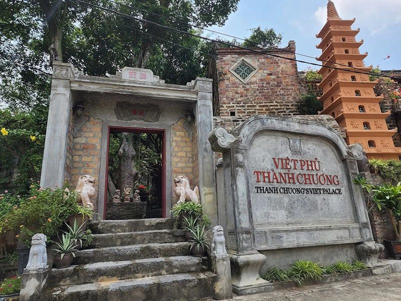 Việt Phủ Thành Chương