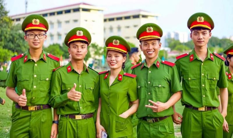 Viết về các anh