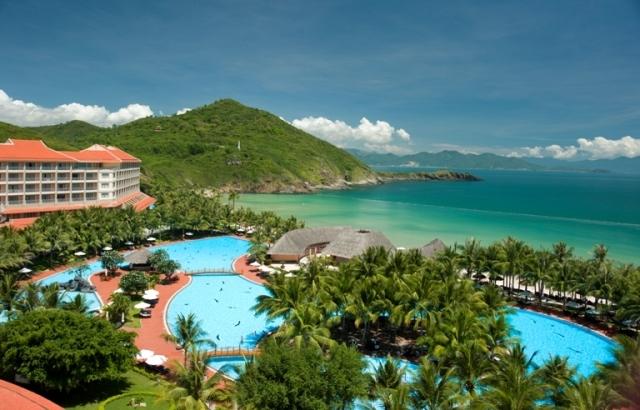 Suối khoáng nóng tại resort