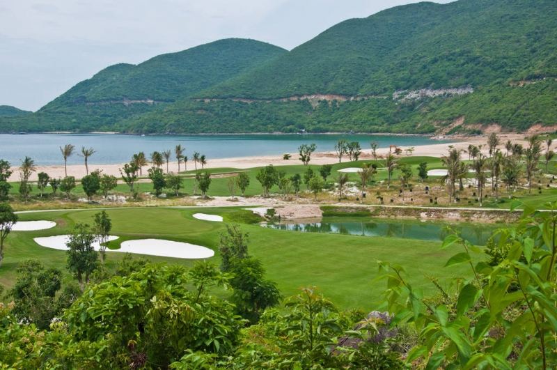 Sân golf Vinperl Golf Club được xây dựng trên một hòn đảo