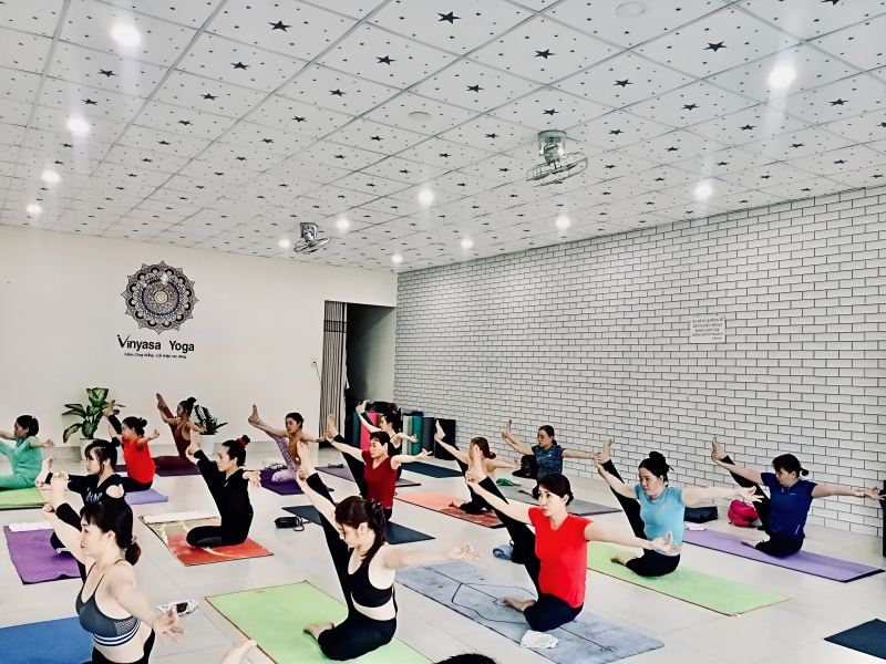 Vinyasa Yoga Long Xuyên