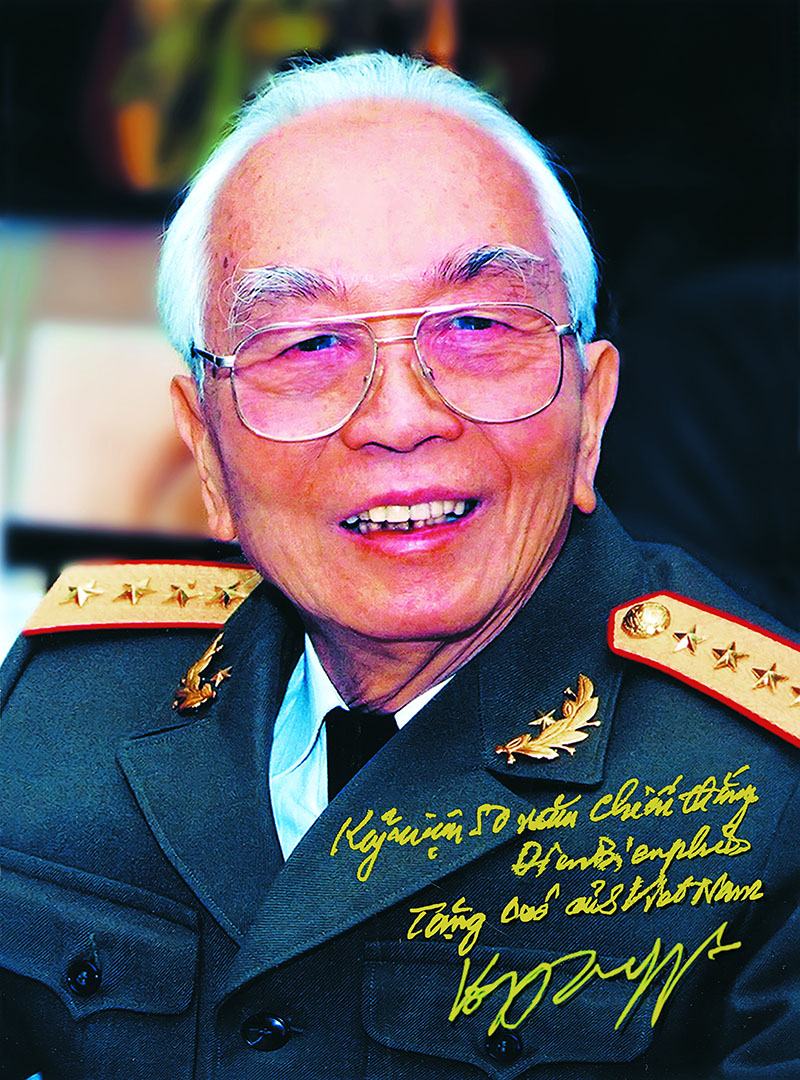 Võ Nguyên Giáp ( 1911 - 2013)