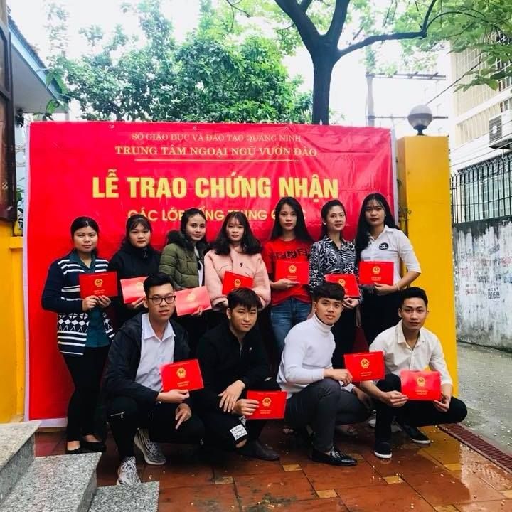 Lễ trao chứng nhận các lớp tiếng Trung tại Vườn Đào ngoại ngữ