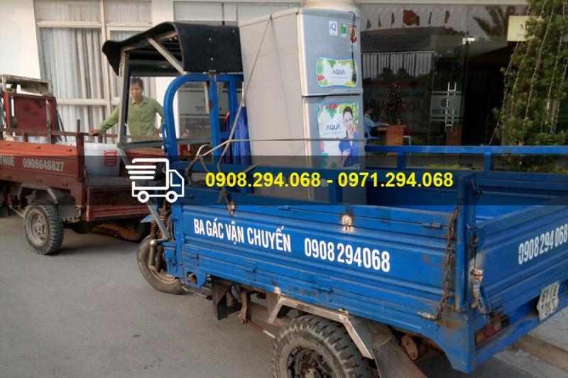 Đội xe ba gác vận chuyển Sài Gòn