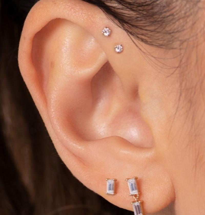 Xỏ sụn tai trước (Forward Helix)