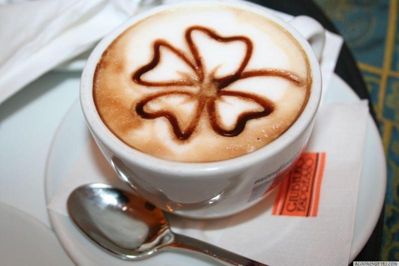 Không gọi cappuccino trong nhà hàng trong các buổi không phải buổi sáng ở Ý