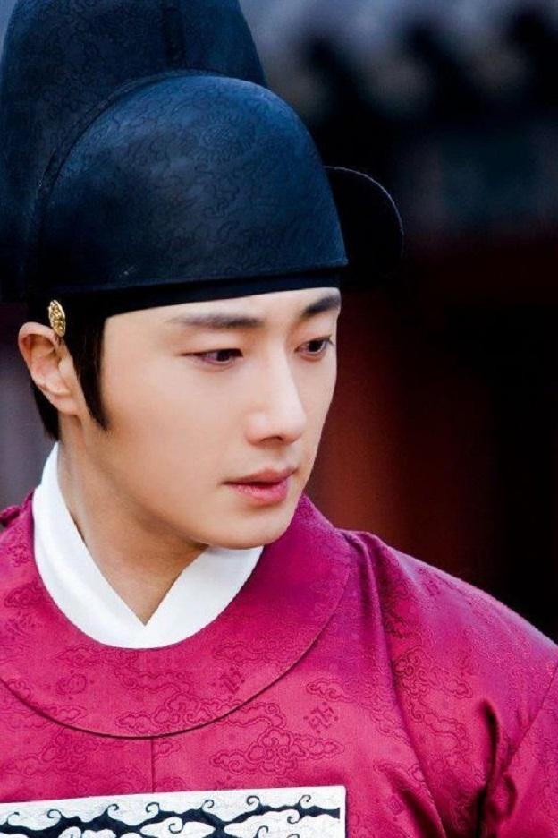 Yang Myung (Jung Il Woo) trong Mặt trăng ôm mặt trời