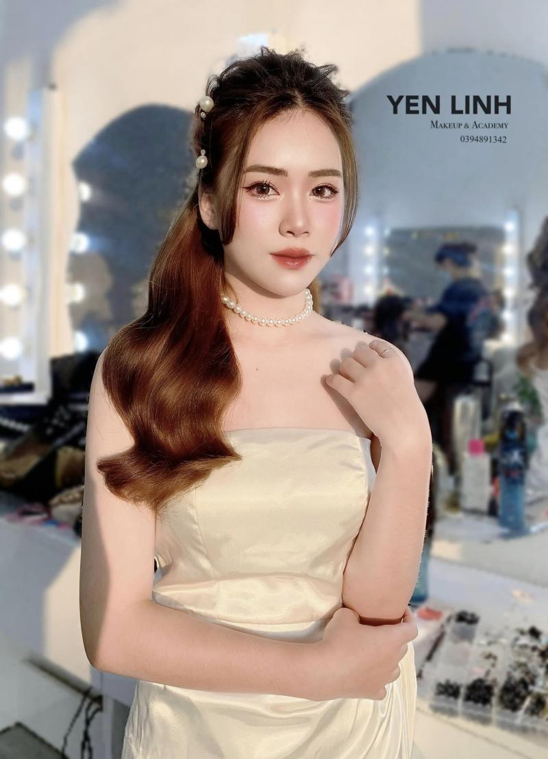 Yến Linh MakeUp Academy