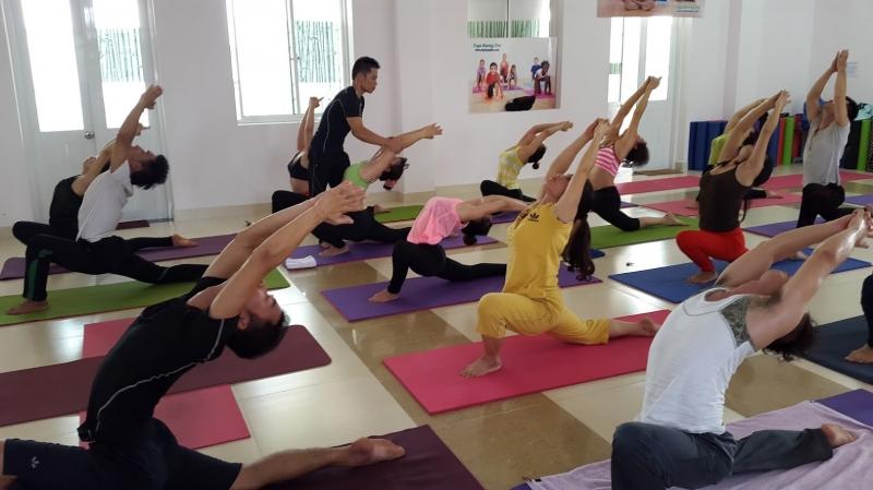 Yoga không phân biệt tuổi tác, giới tính