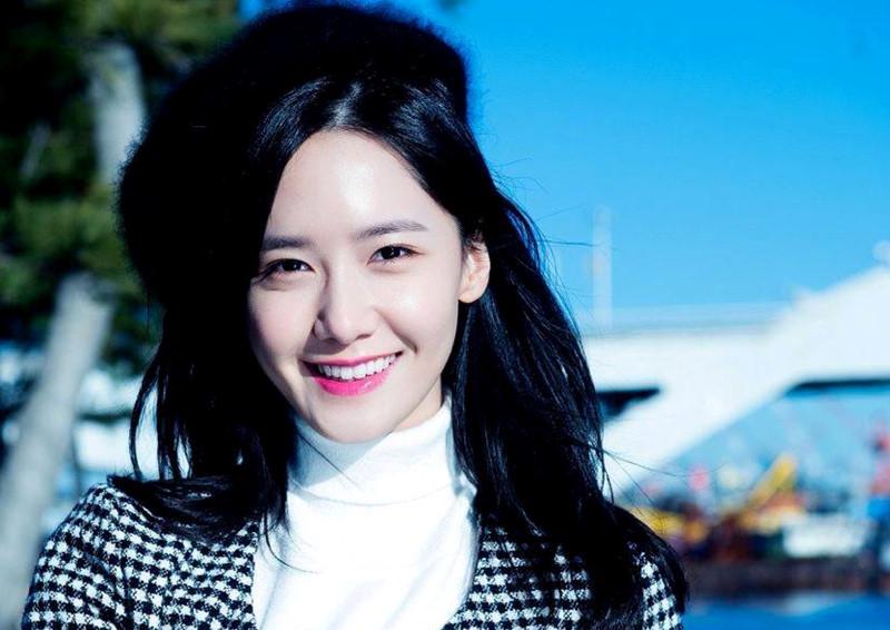 Im Yoona trẻ trung xinh đẹp