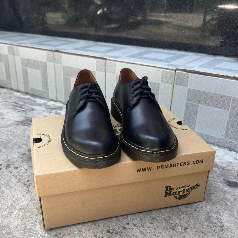 Giày Dr. Martens ở Zadep